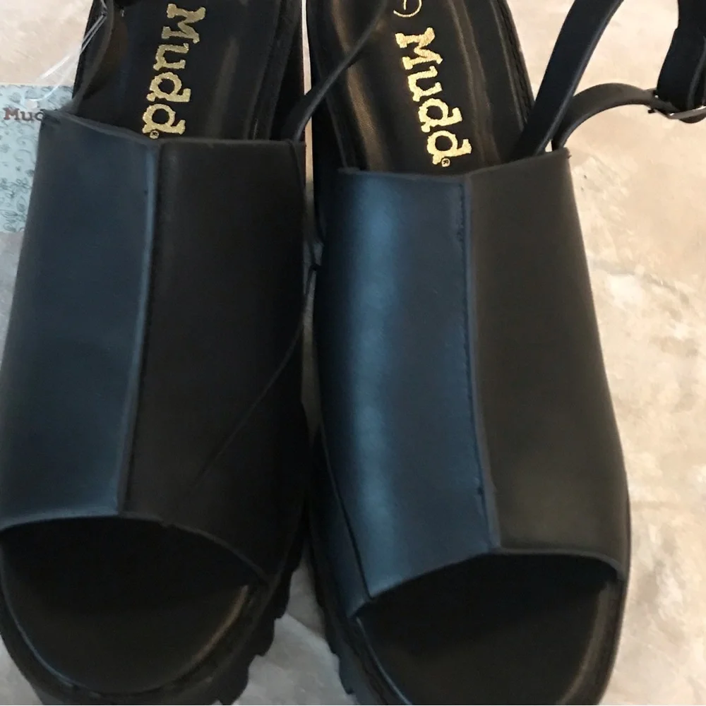 NWT  Mudd Women’s black chunky sandals w/strap. No box. - Picture 4 of 9